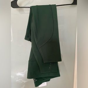 Athleta Rainier warm winter leggings size medium NWT dark green / forest green